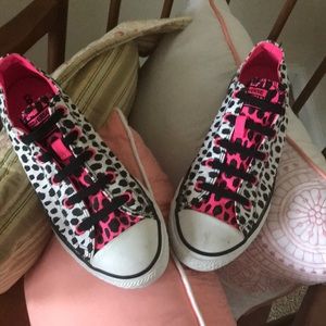 Converse black/hot pink & white leopard print